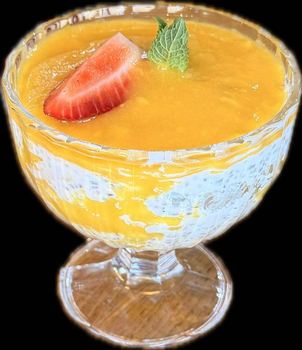 Budincă de Chia cu Piure de Mango